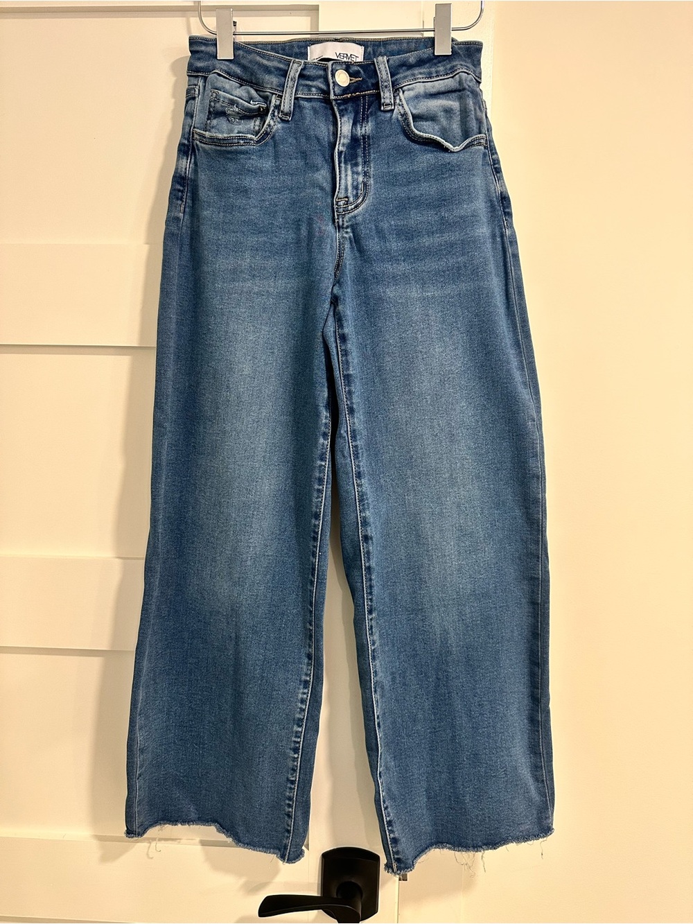Vervet Mid-Rise Wide-Leg Cropped Jeans in Medium Blue